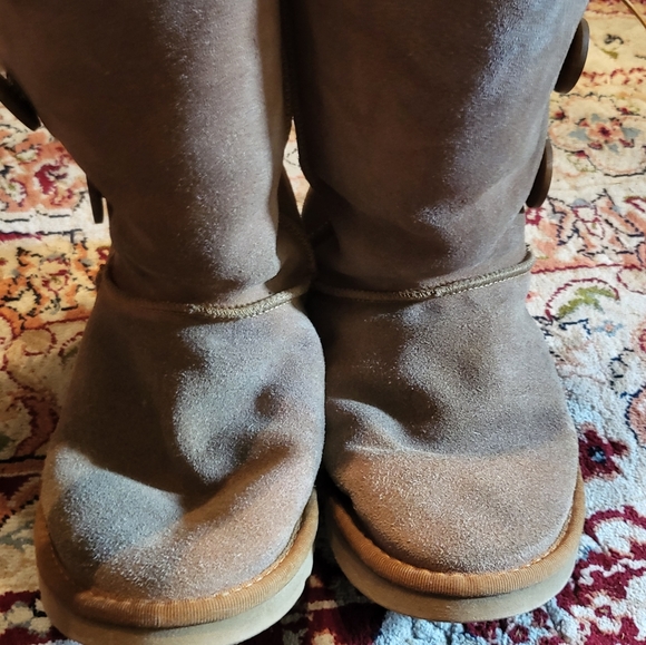Ugg Boots - Picture 6 of 6